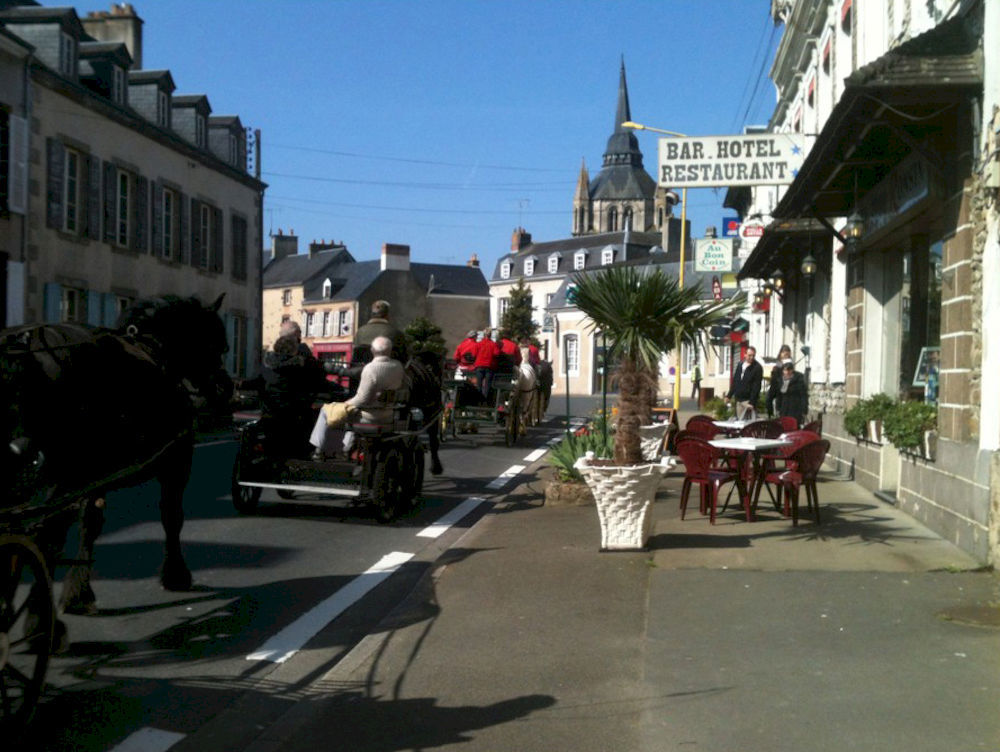 Hotel Ronsin Fresnay-sur-Sarthe Eksteriør bilde